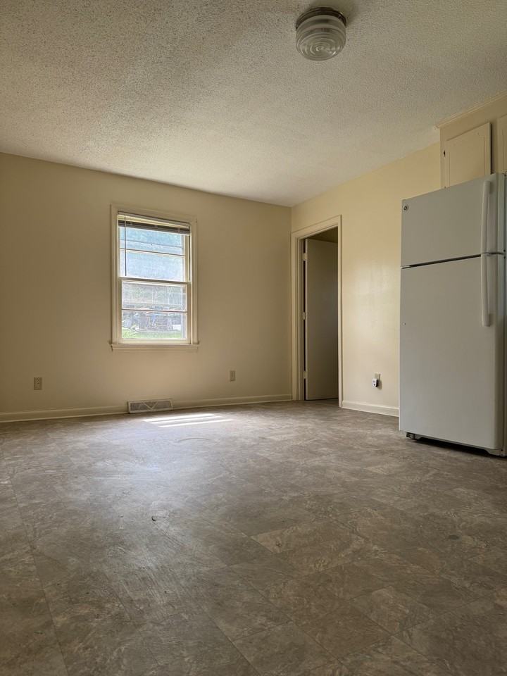 1813 Ashcraft Ave #1 - Photo 6 of 14