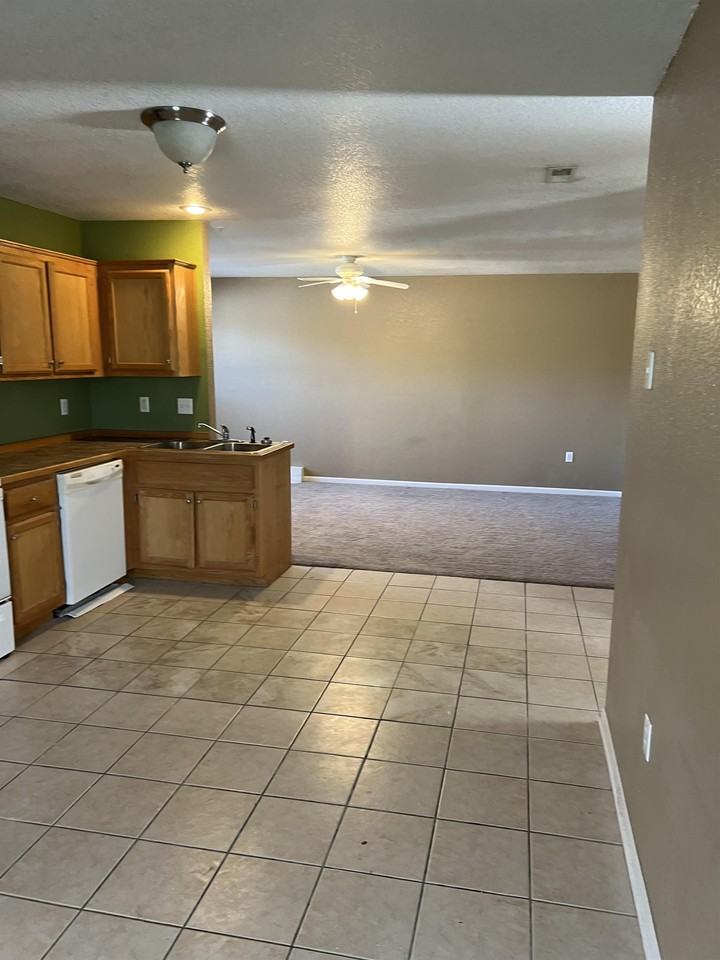 707 Elliott Ln #1 - Photo 4 of 27