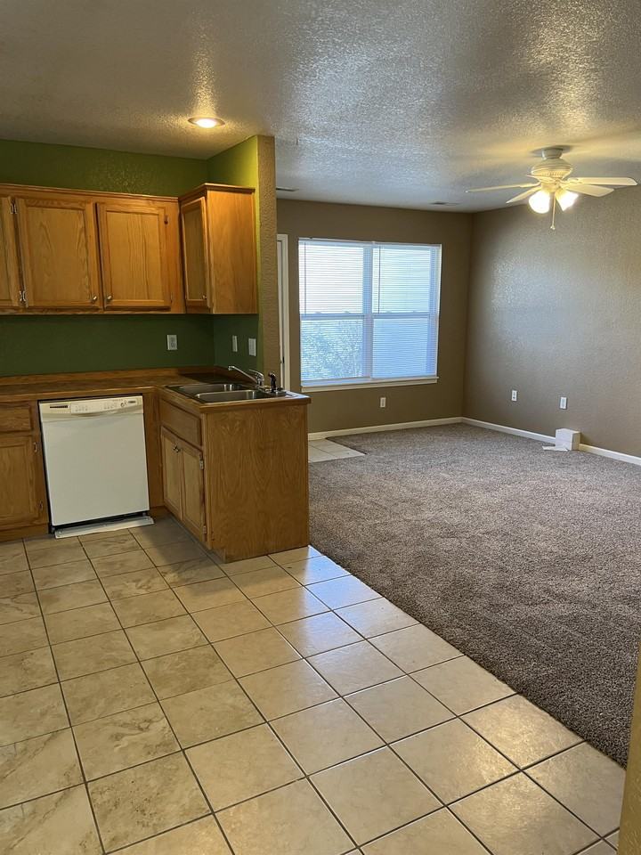 707 Elliott Ln #1 - Photo 7 of 27