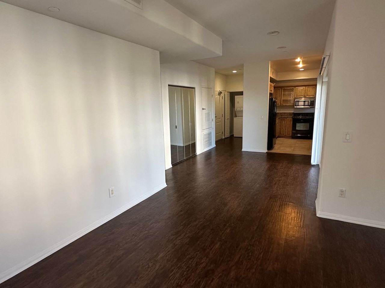 Berendo Terrace Apartment Homes - Photo 7 of 31