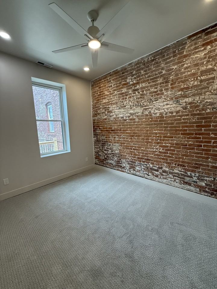 404 Shawnee St #1 - Photo 6 of 18