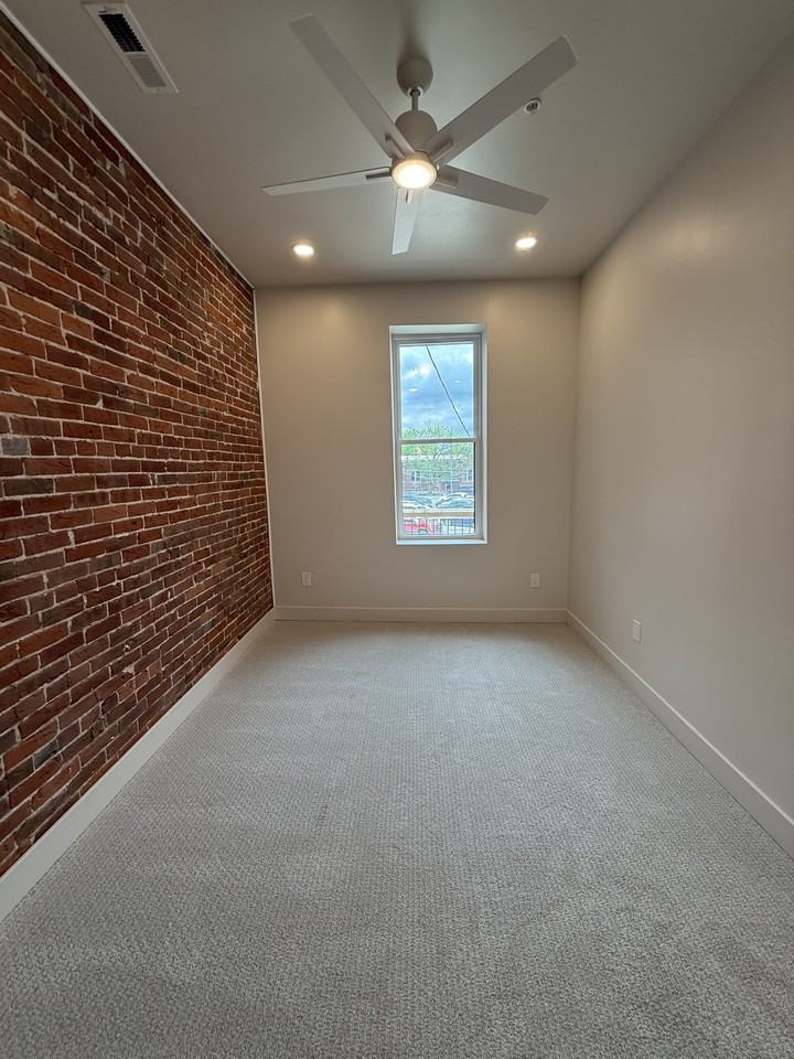 404 Shawnee St #1 - Photo 7 of 18