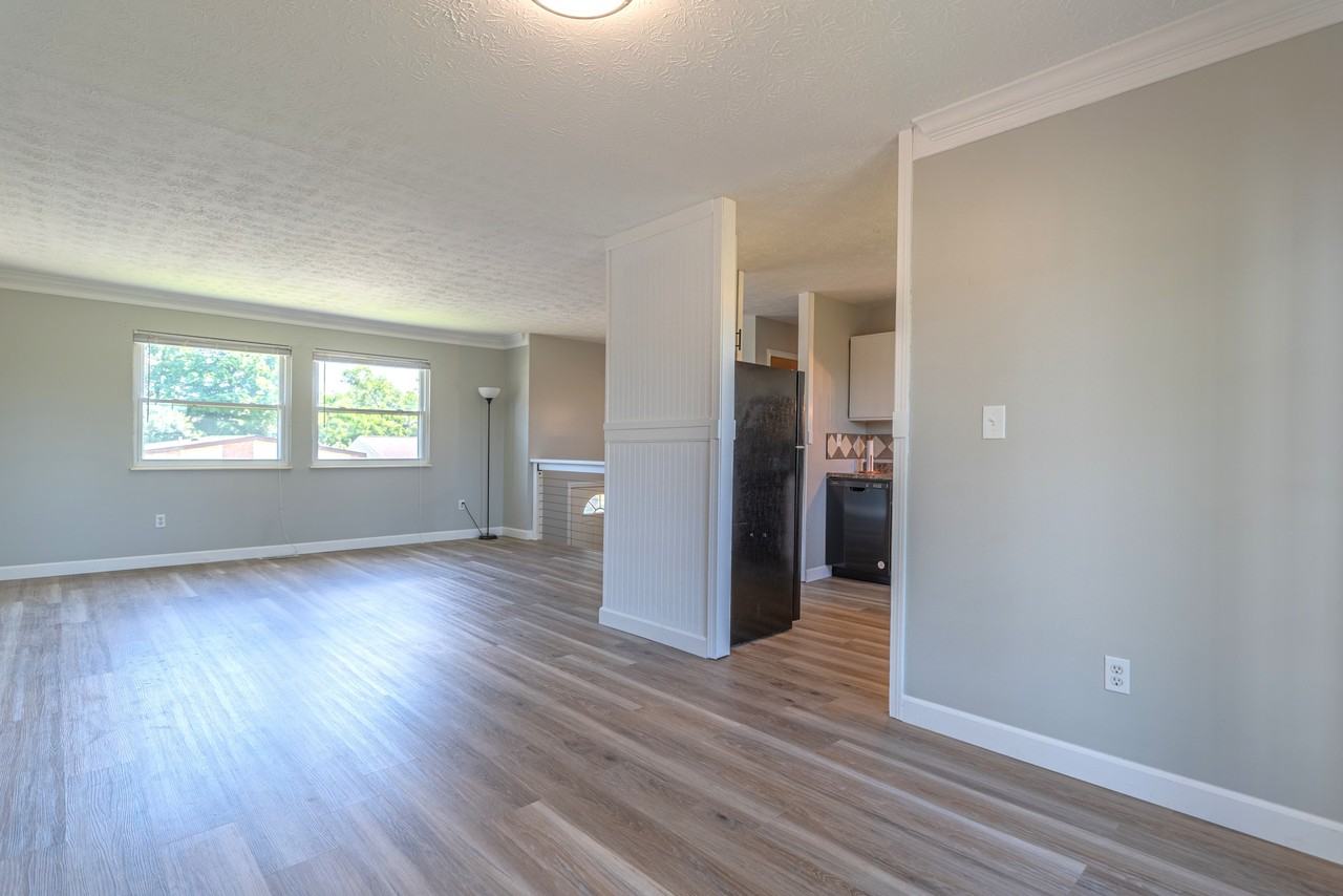 1047 Alpine Ct #1 - Photo 4 of 19