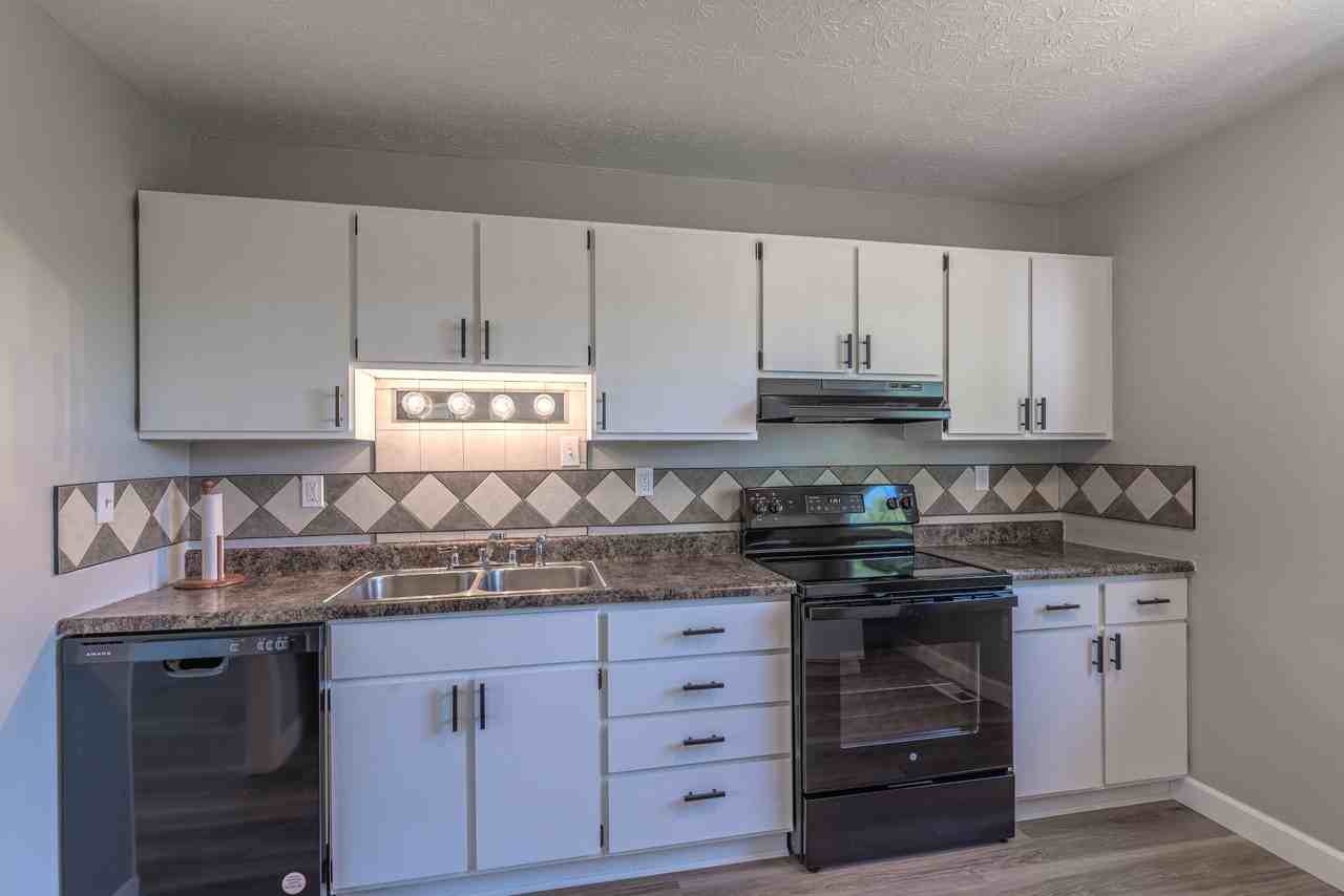 1047 Alpine Ct #1 - Photo 5 of 19