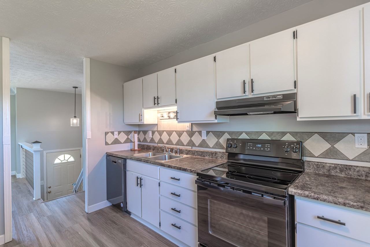 1047 Alpine Ct #1 - Photo 6 of 19
