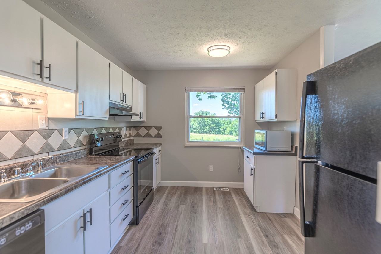 1047 Alpine Ct #1 - Photo 7 of 19