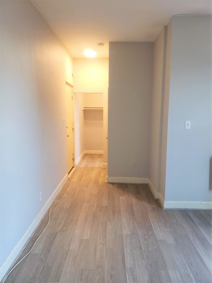 333 2nd St Ne #1 - Photo 3 of 9