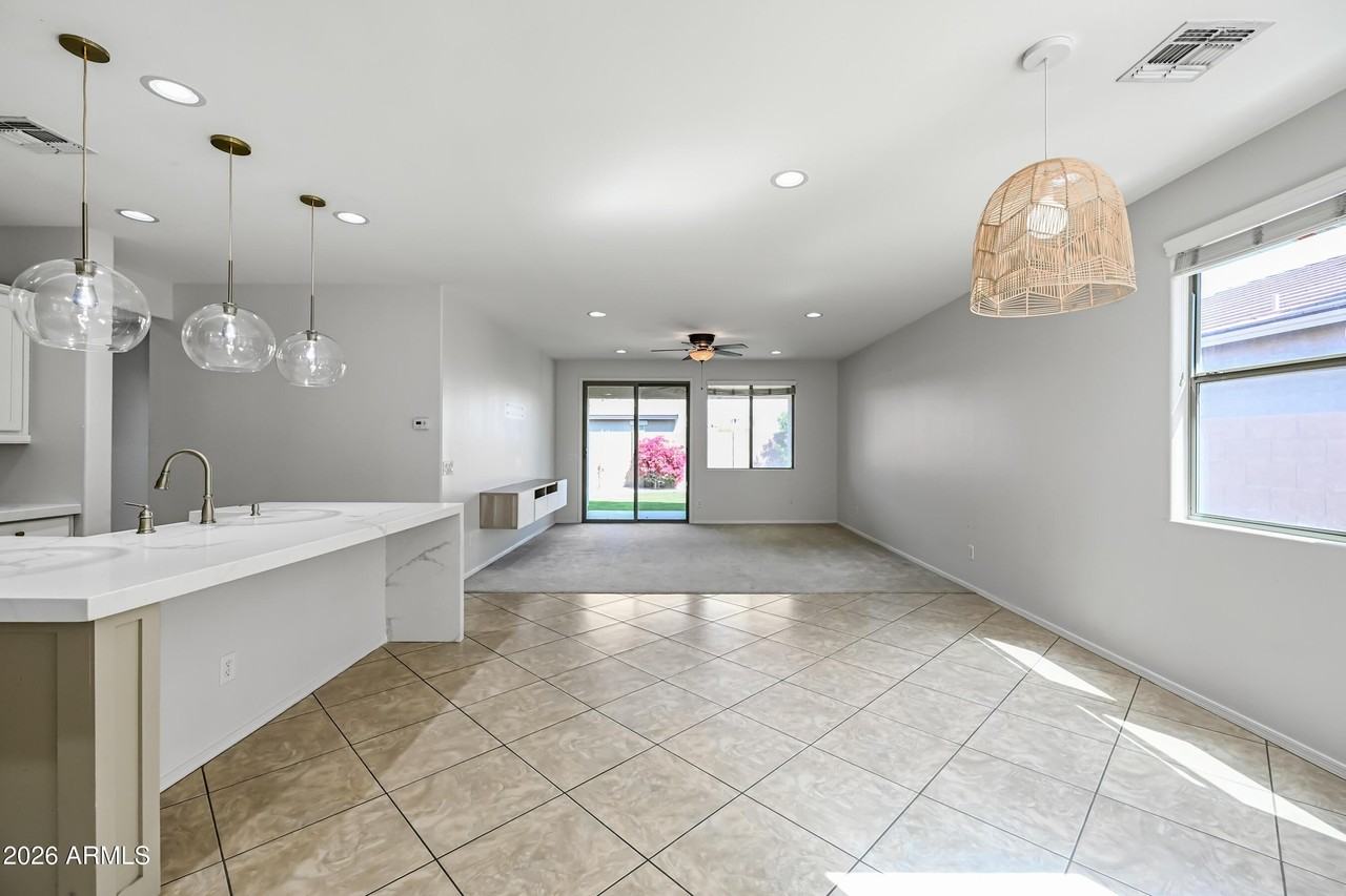 23862 W Gibson Ln - Photo 5 of 33