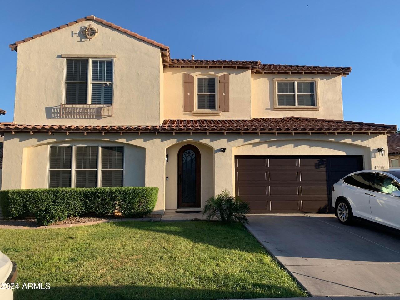 2219 E Wisteria Dr