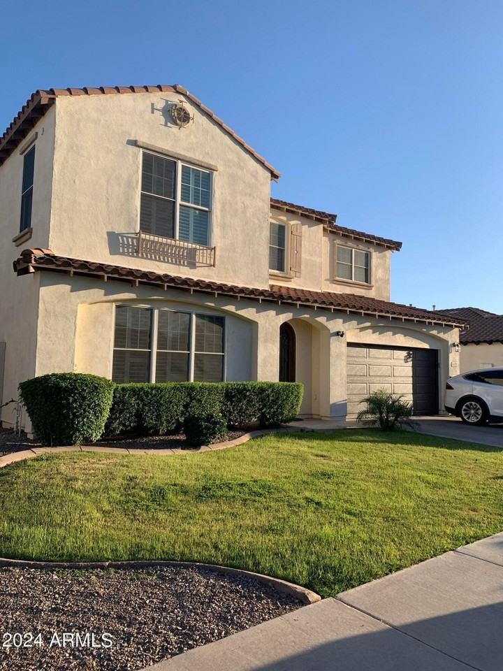 2219 E Wisteria Dr - Photo 2 of 40