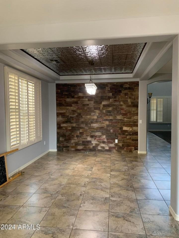 2219 E Wisteria Dr - Photo 5 of 40