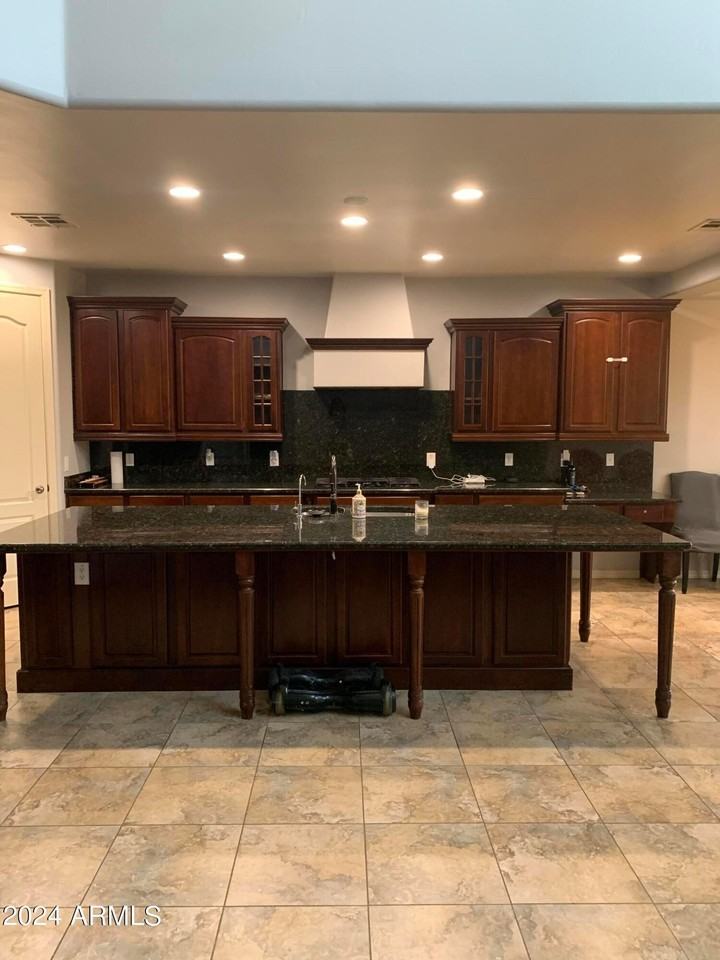 2219 E Wisteria Dr - Photo 6 of 40