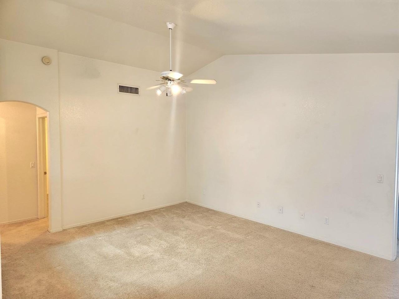 9211 W Sandra Ter - Photo 6 of 21
