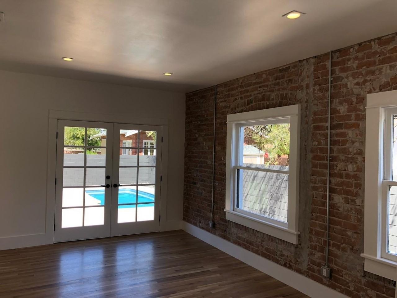942 E Coronado Rd - Photo 2 of 16