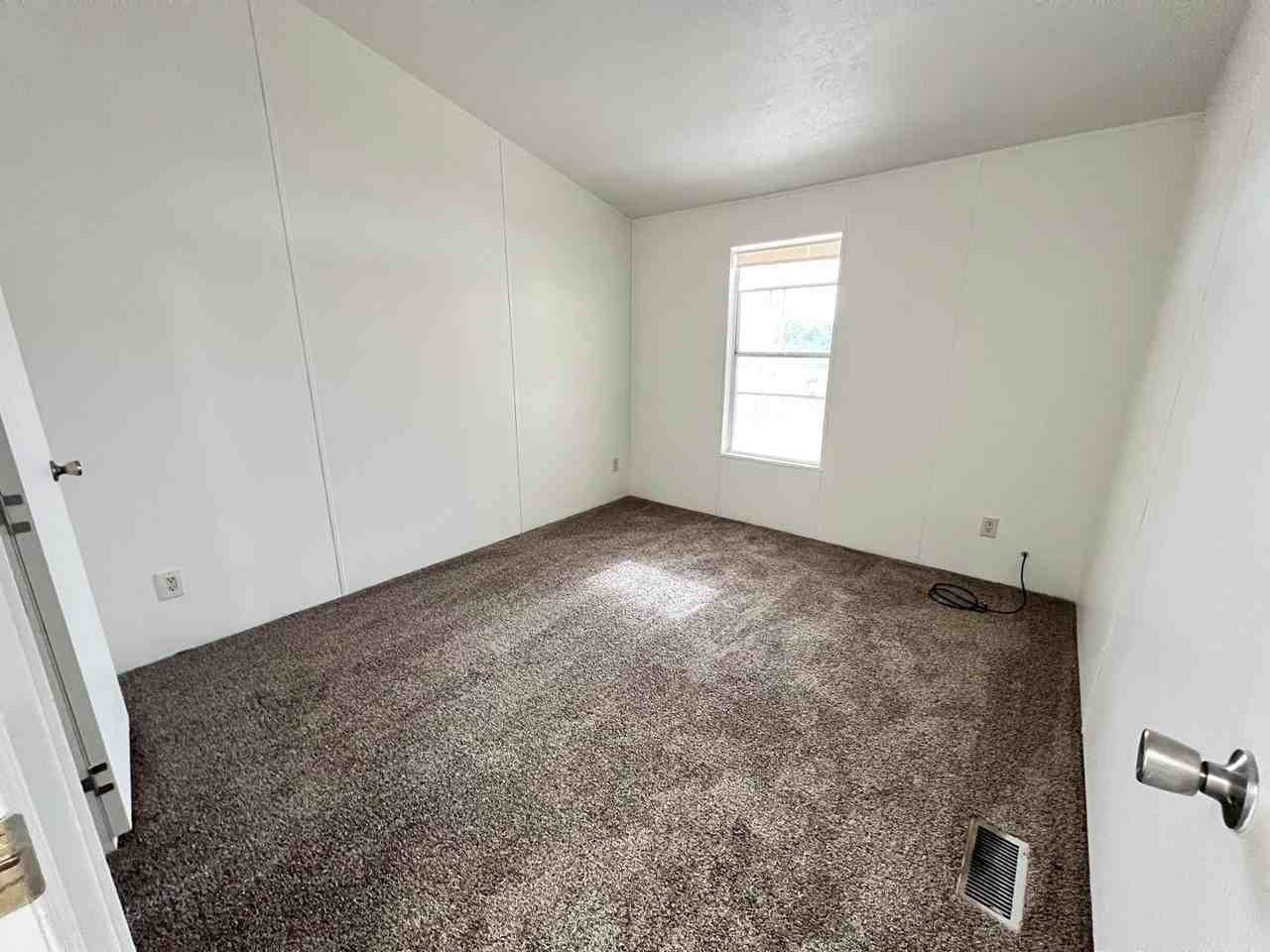 7826 E Juanita Ave - Photo 4 of 35
