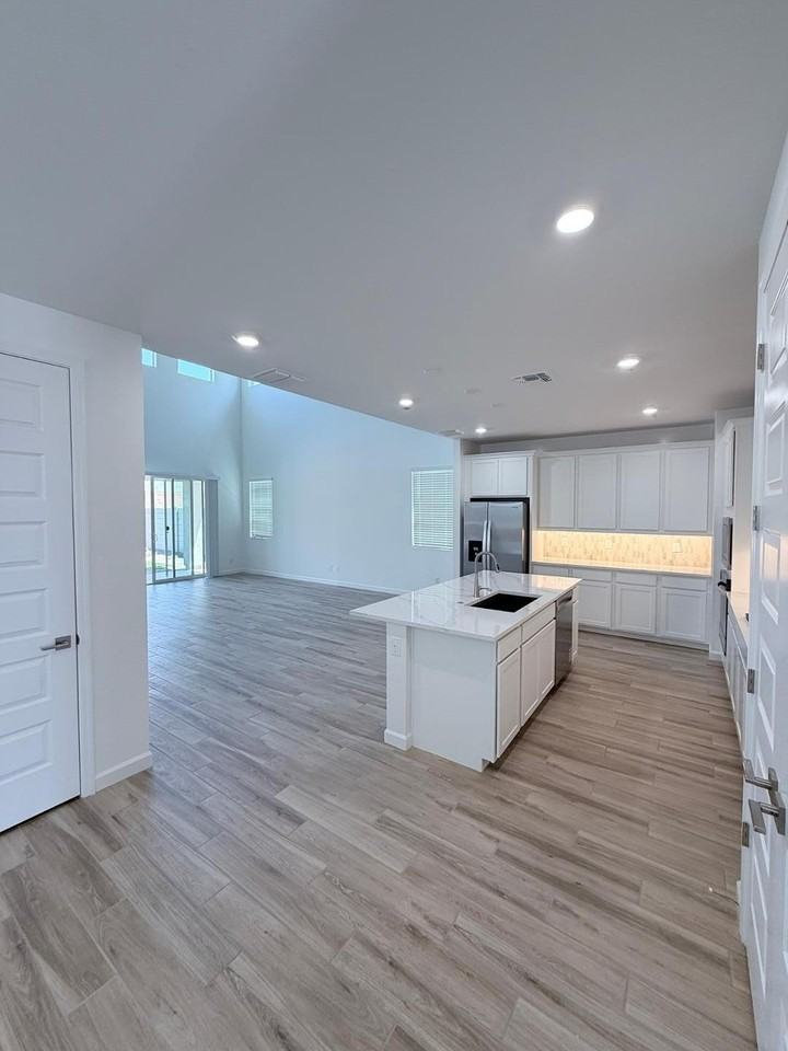 6988 W Buckhorn Trl - Photo 7 of 26