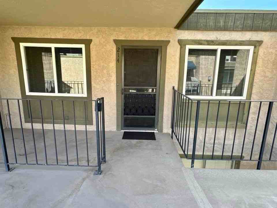 2228 E Campbell Ave #214 - Photo 4 of 16