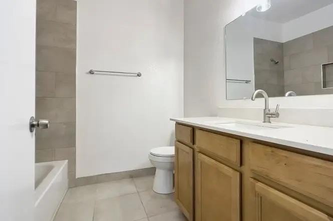 1735 W Cortez St #110 - Photo 3 of 17