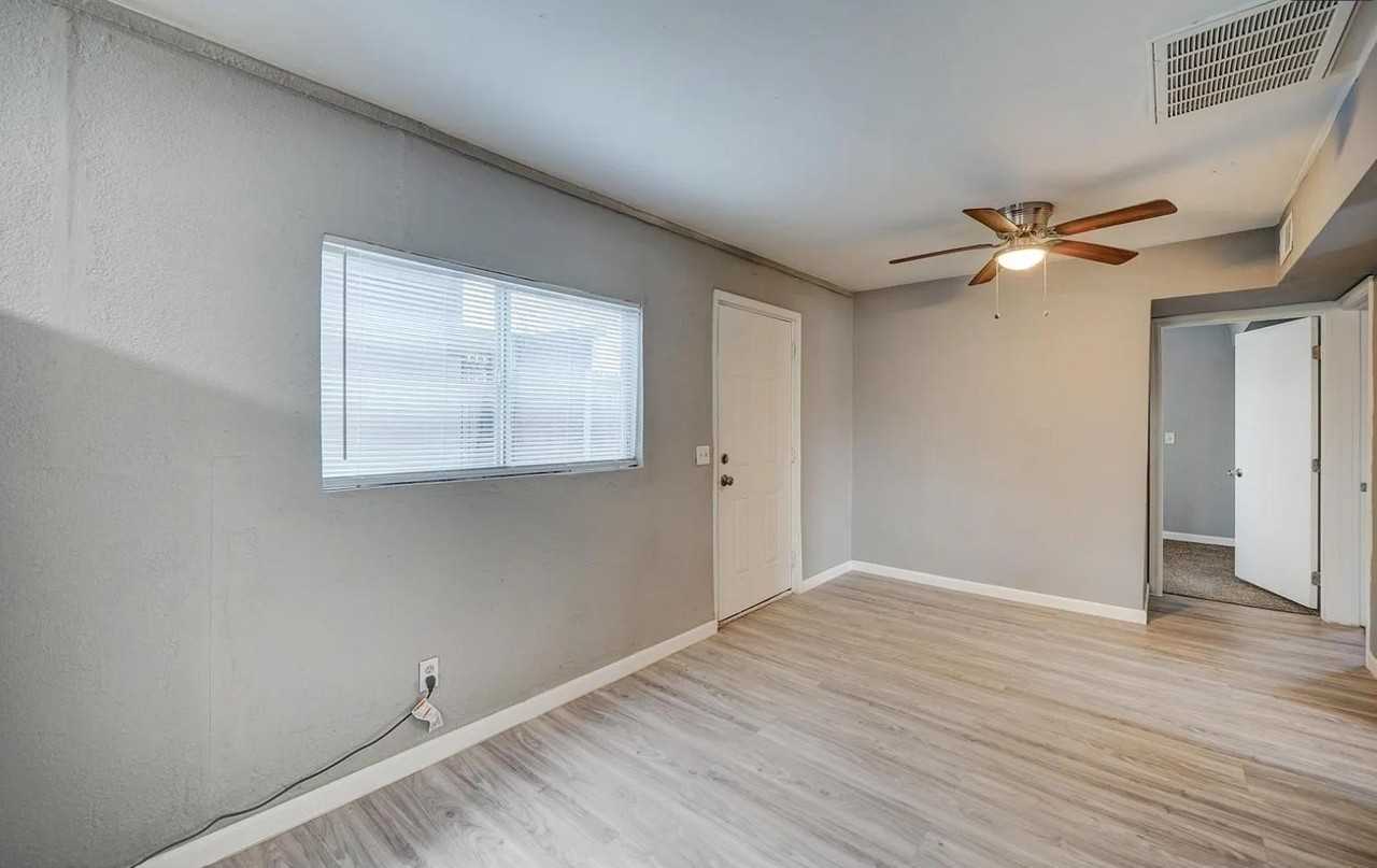 2135 W Hadley St #2 - Photo 3 of 5