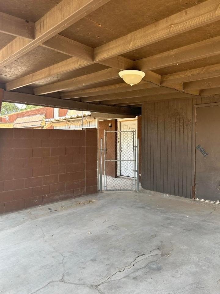 2524 S Yavapai Rd #4 - Photo 3 of 8