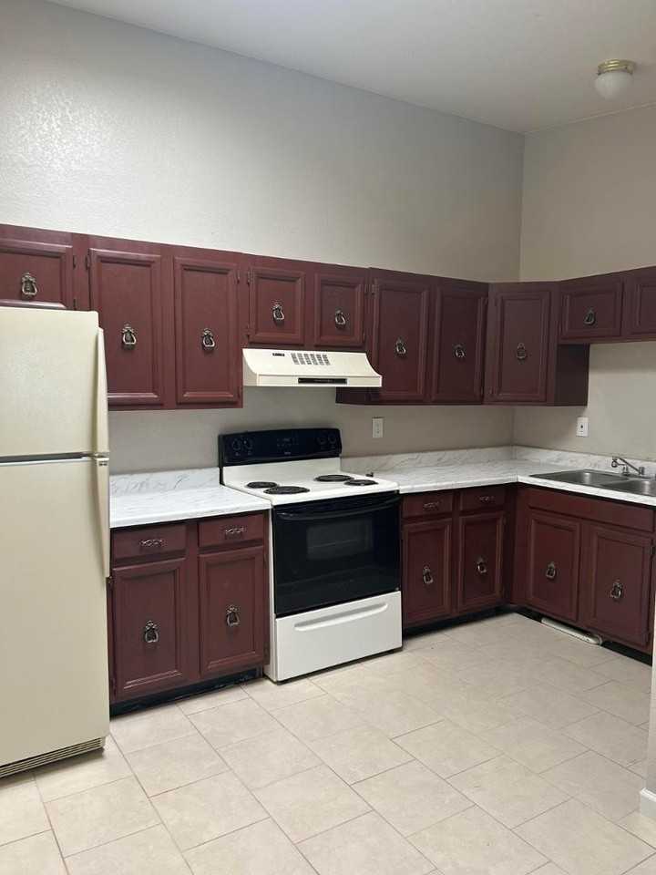 2524 S Yavapai Rd #4 - Photo 4 of 8