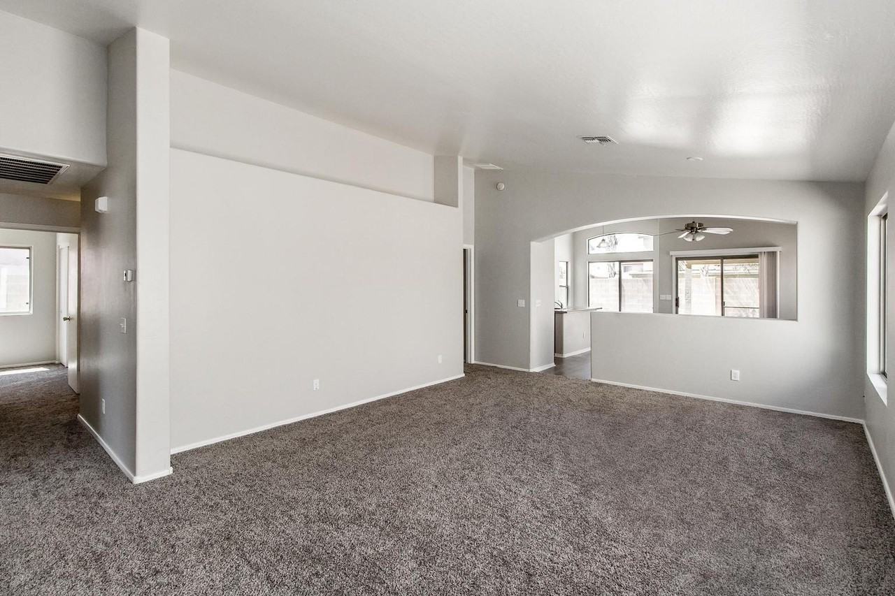 1478 E 10th Pl - Photo 3 of 14