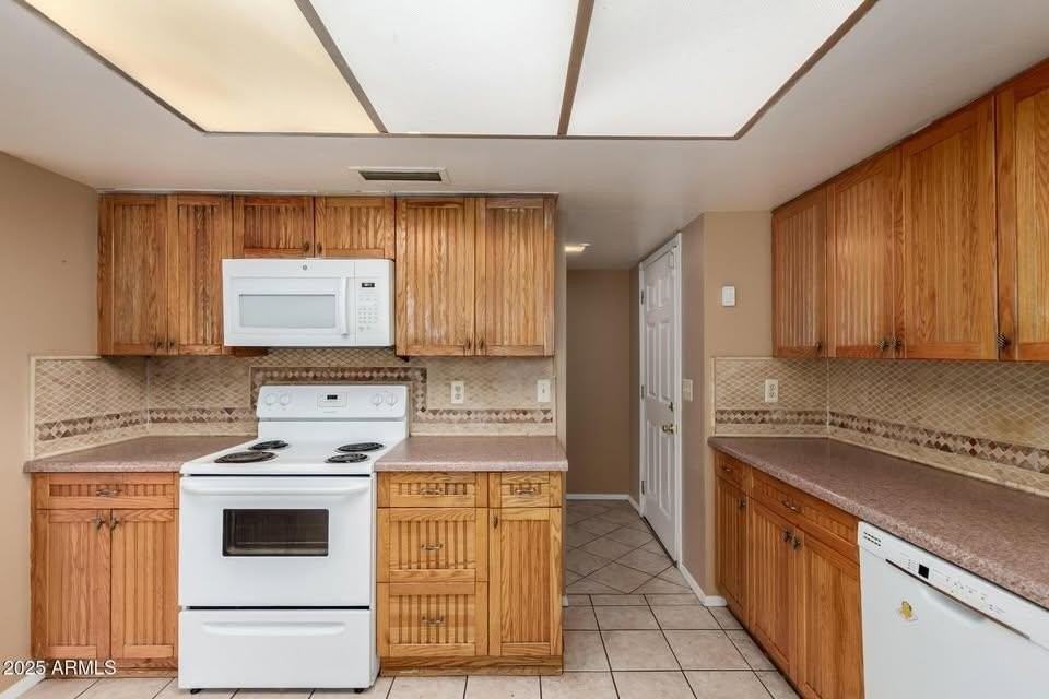 14814 N 24th Dr #7 - Photo 4 of 21