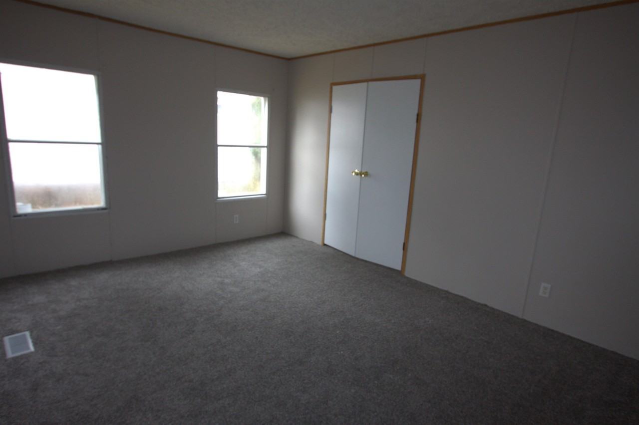 357 S Main St - Photo 5 of 9