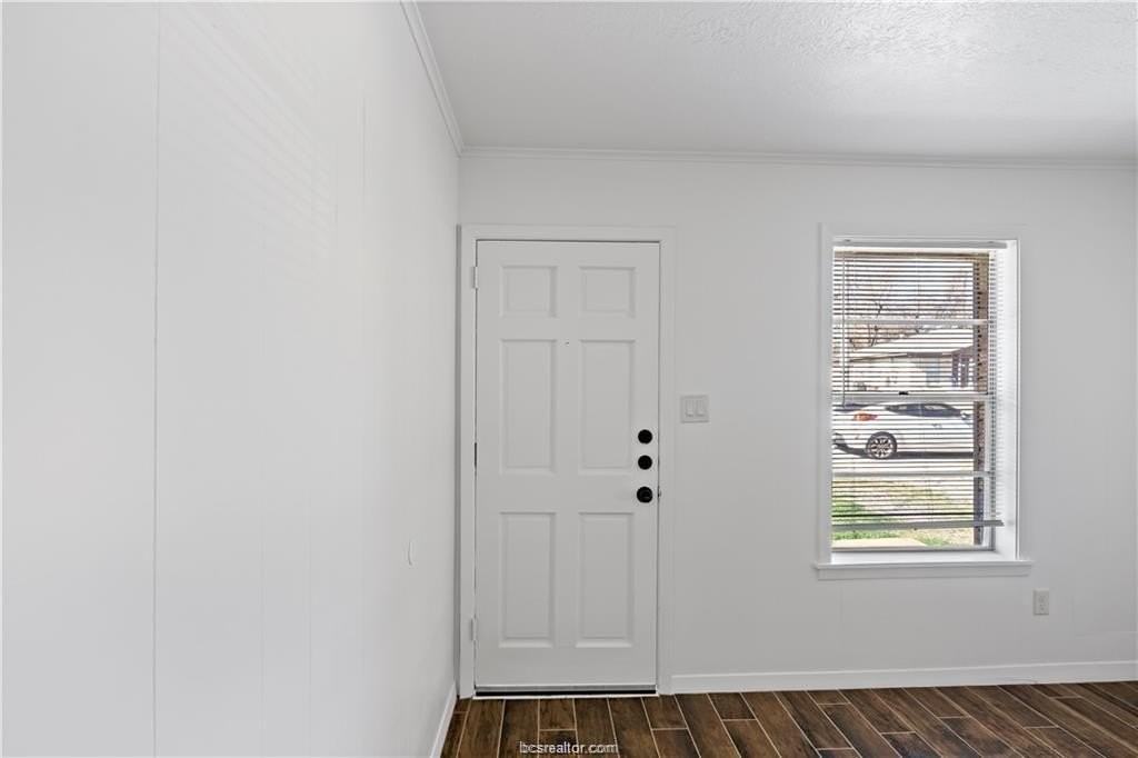 1903 Orman St - Photo 4 of 24
