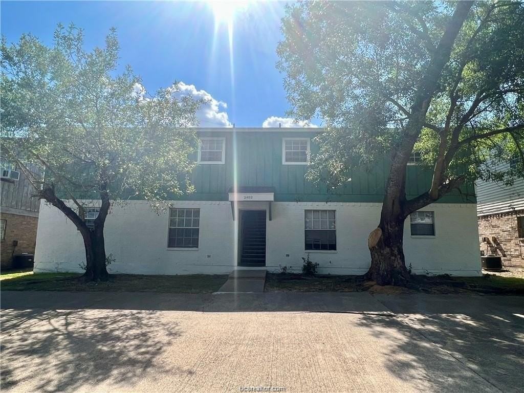 2402 Jaguar Dr #B - Photo 2 of 10