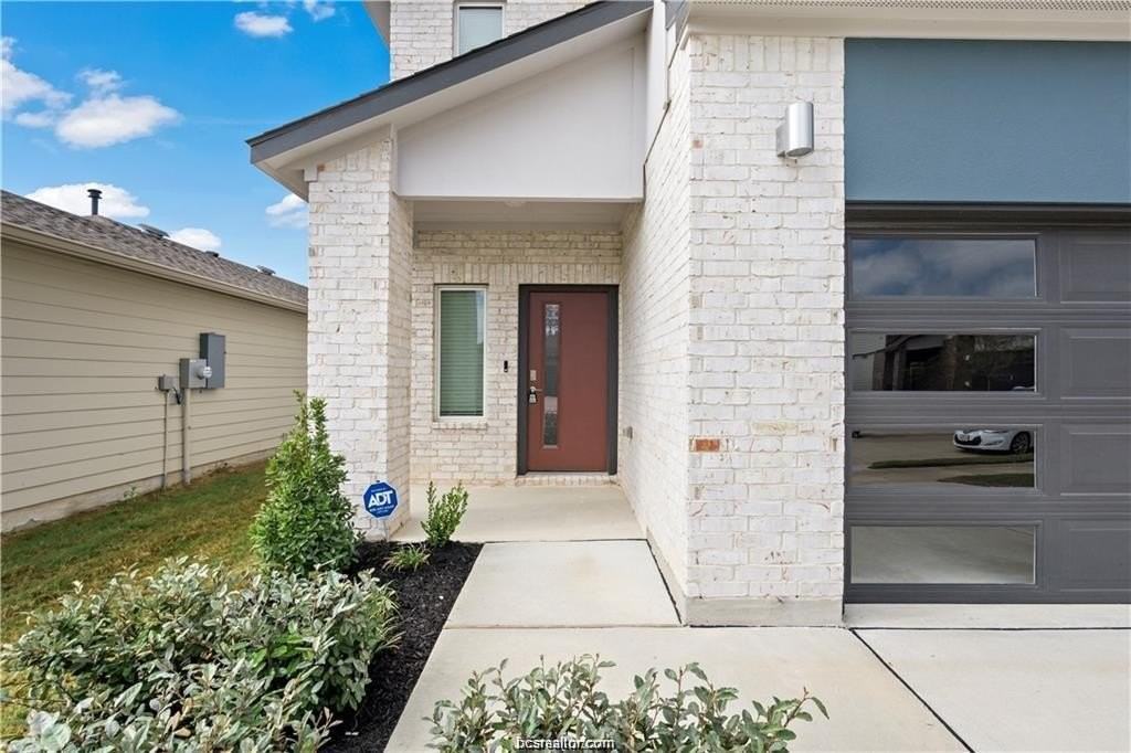 947 Lady Bird Ln - Photo 3 of 30