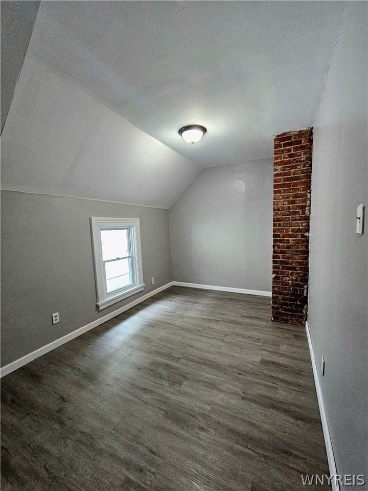 102 17th St - Photo 5 of 9
