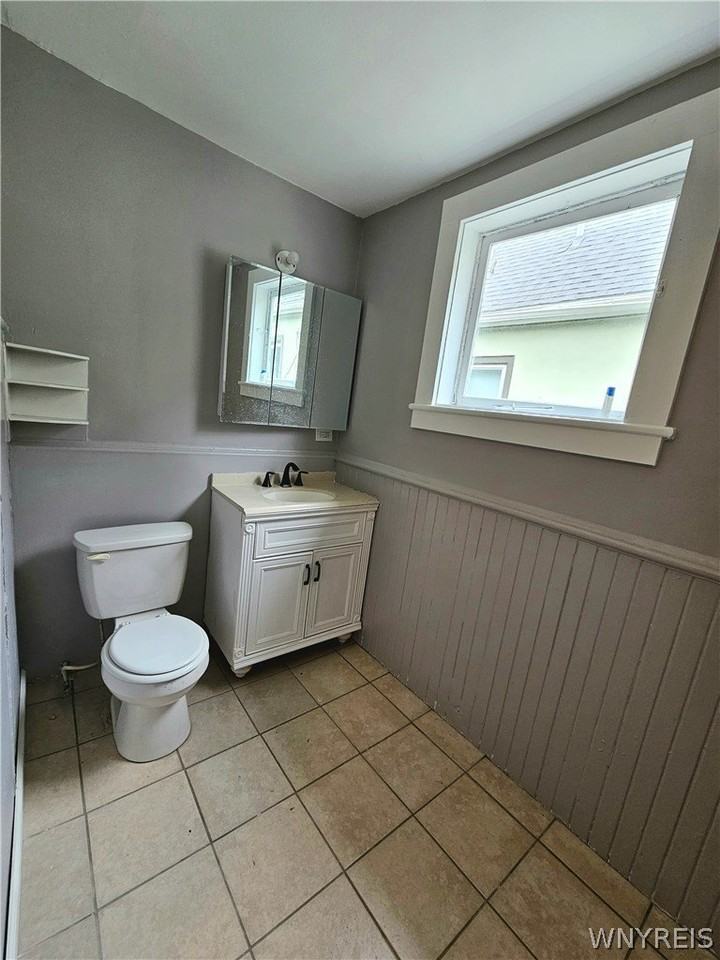 102 17th St - Photo 7 of 9