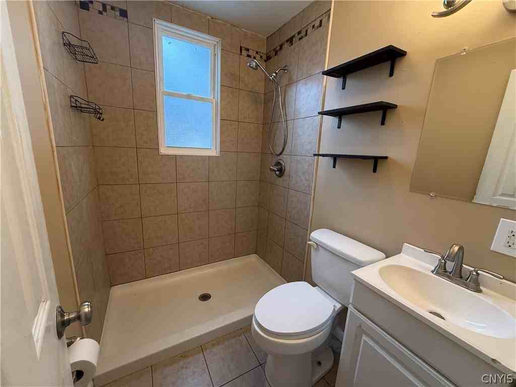 2012 Whitesboro St - Photo 7 of 11