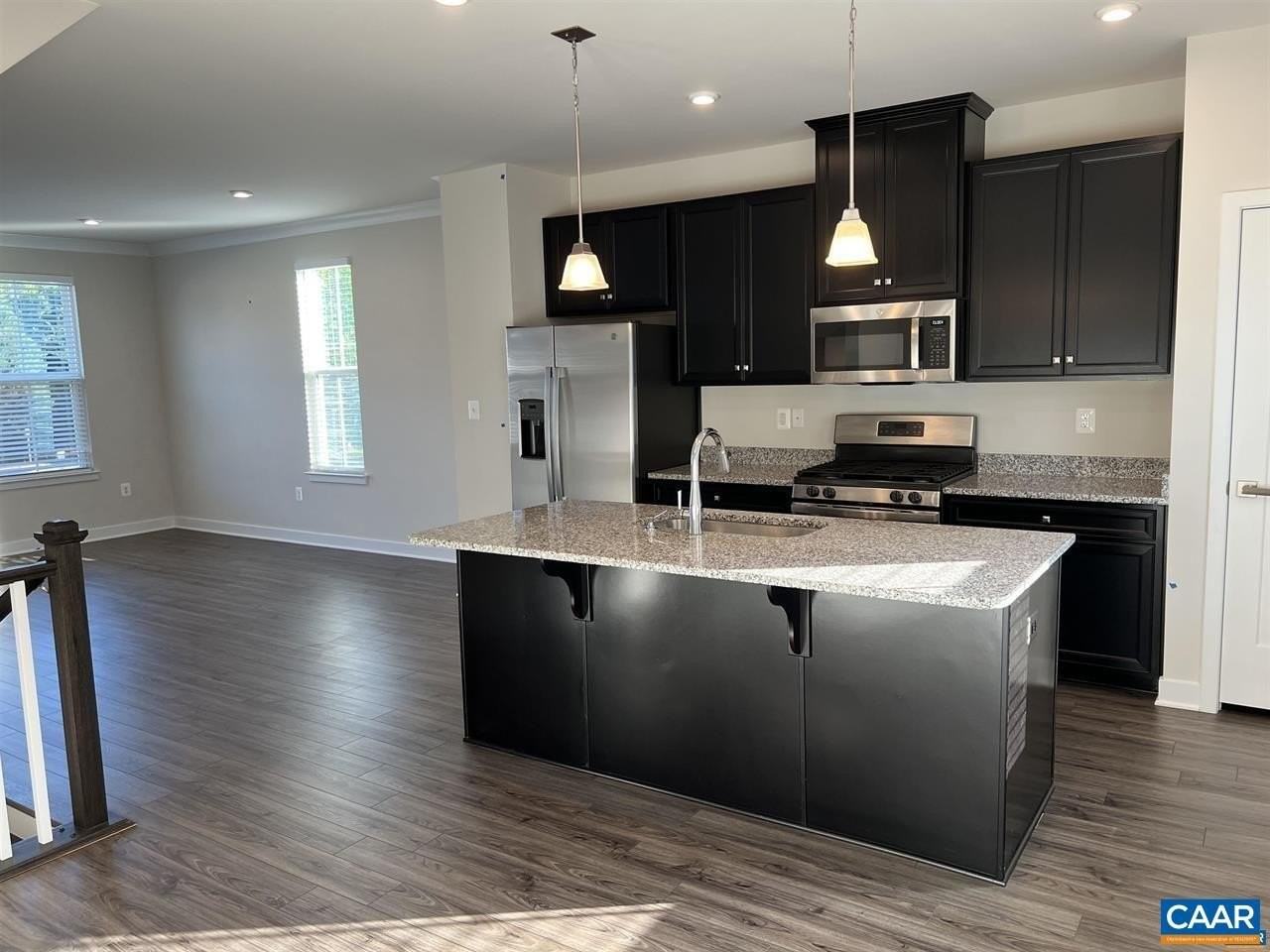 2028 Landon Ln - Photo 2 of 29
