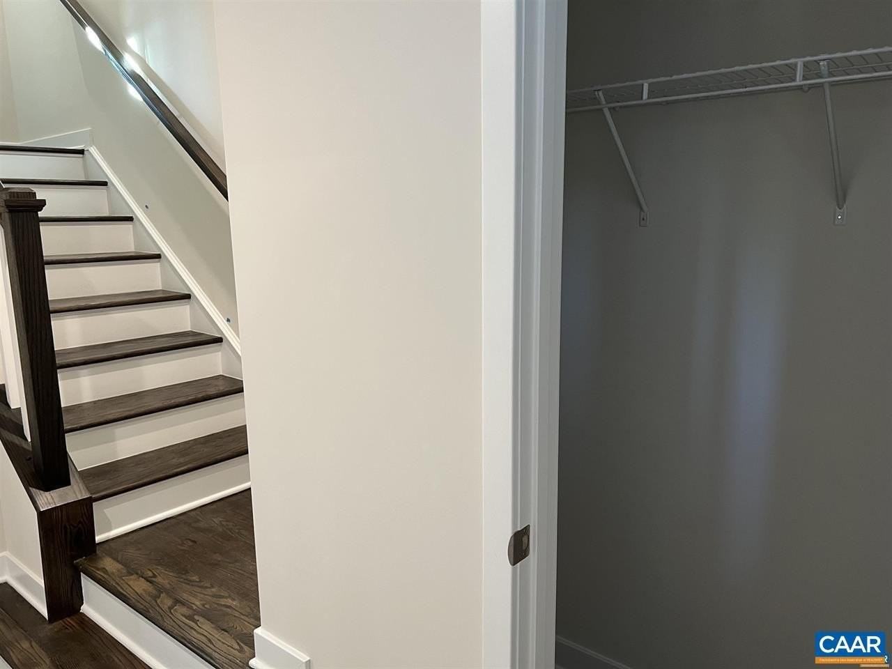 2028 Landon Ln - Photo 6 of 29