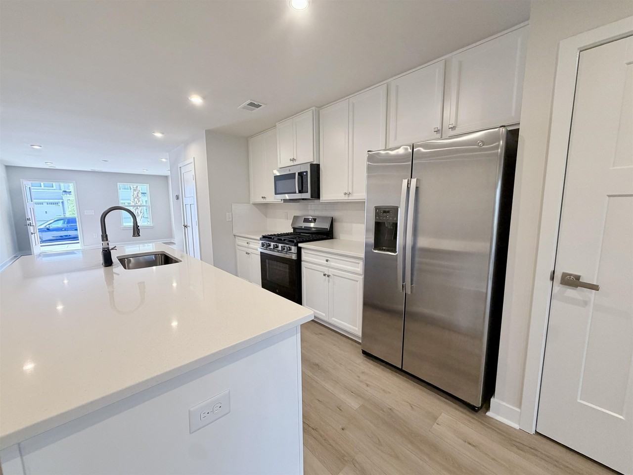 2316 Elowen Ln - Photo 5 of 35
