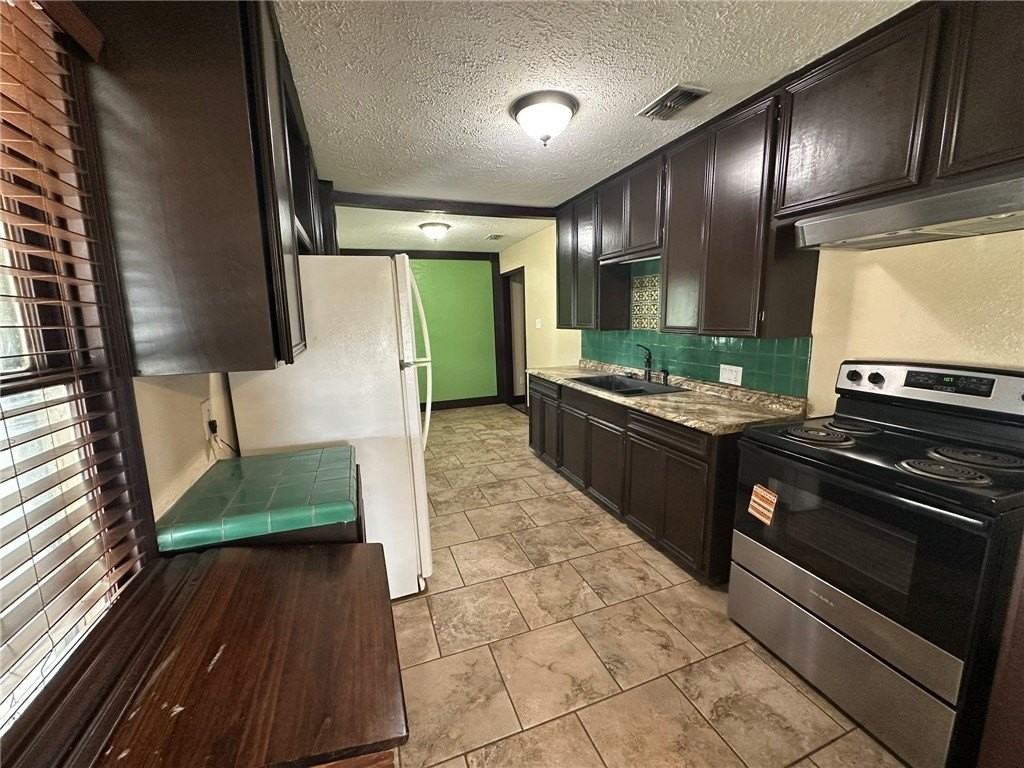 1012 Memorial Pkwy - Photo 4 of 18