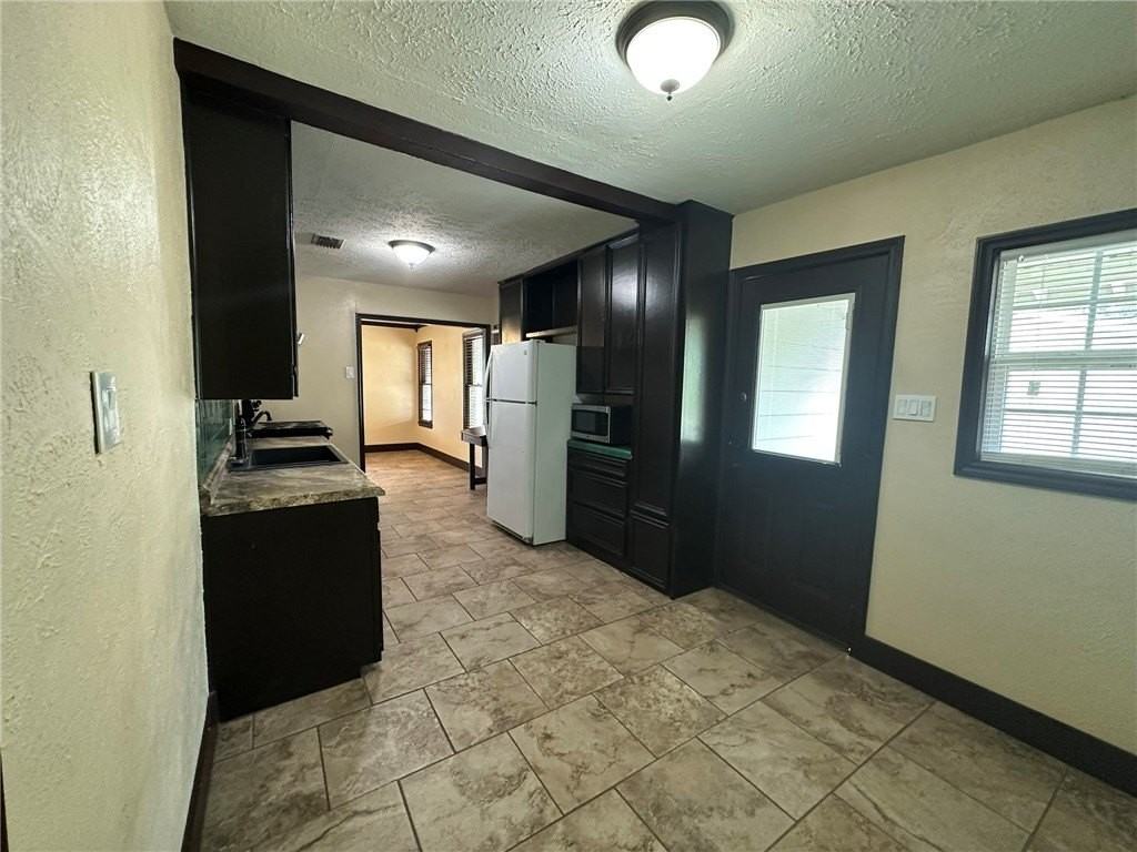 1012 Memorial Pkwy - Photo 5 of 18