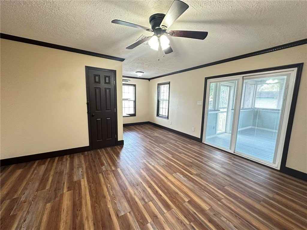 1012 Memorial Pkwy - Photo 7 of 18