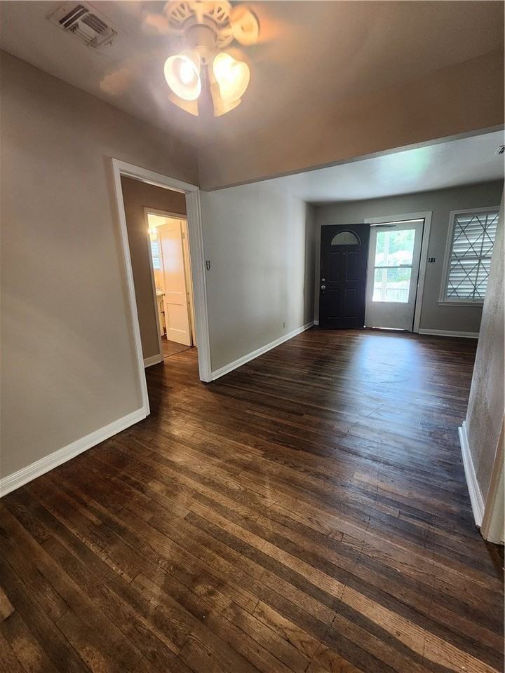 4818 Kendall Dr - Photo 3 of 7