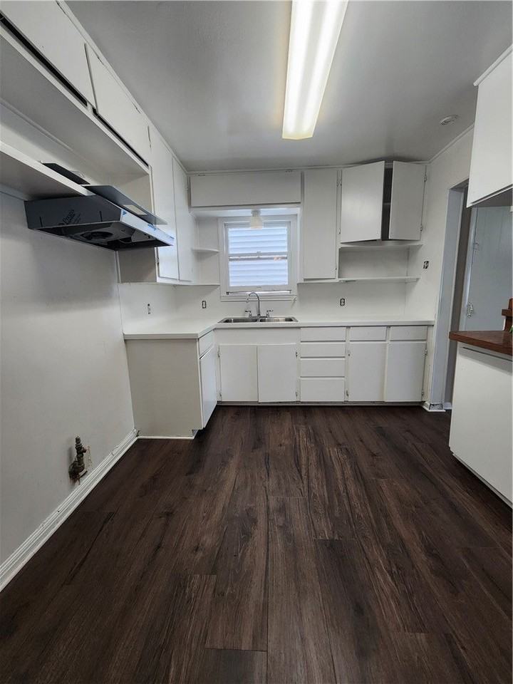 4818 Kendall Dr - Photo 4 of 7