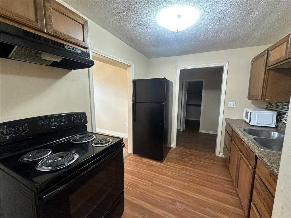 104 2nd St - Photo 6 of 27