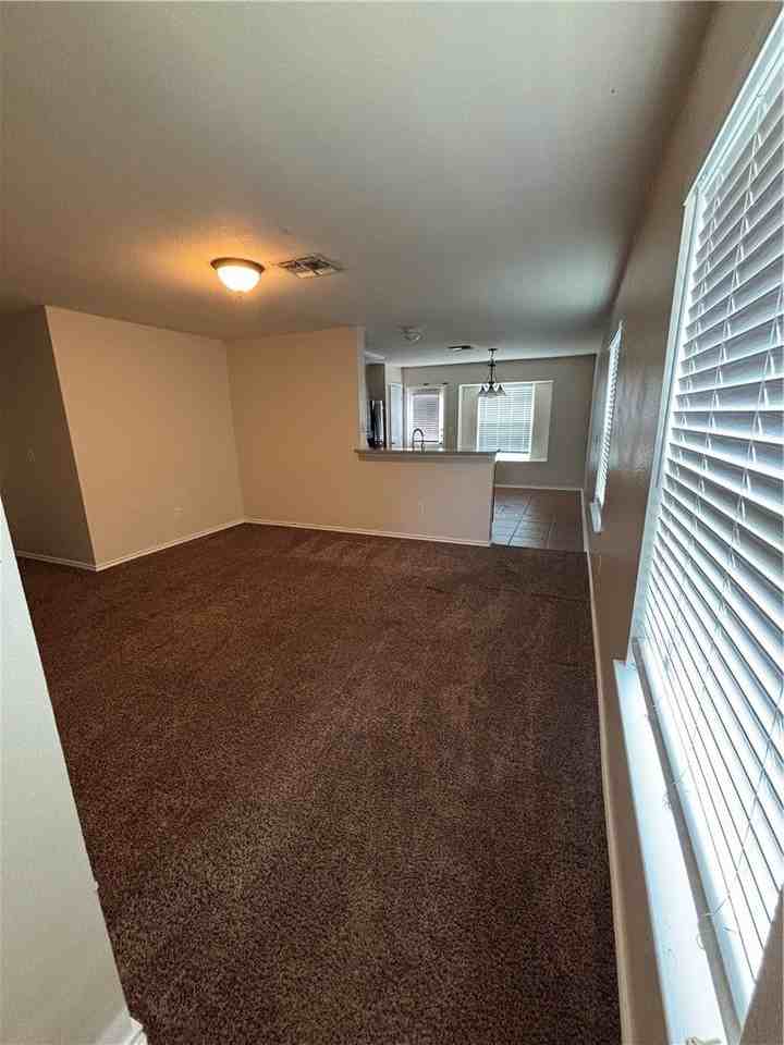1006 Livermore St - Photo 2 of 10