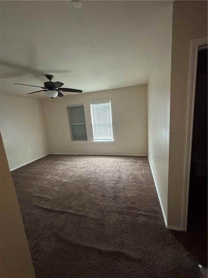 1006 Livermore St - Photo 6 of 10