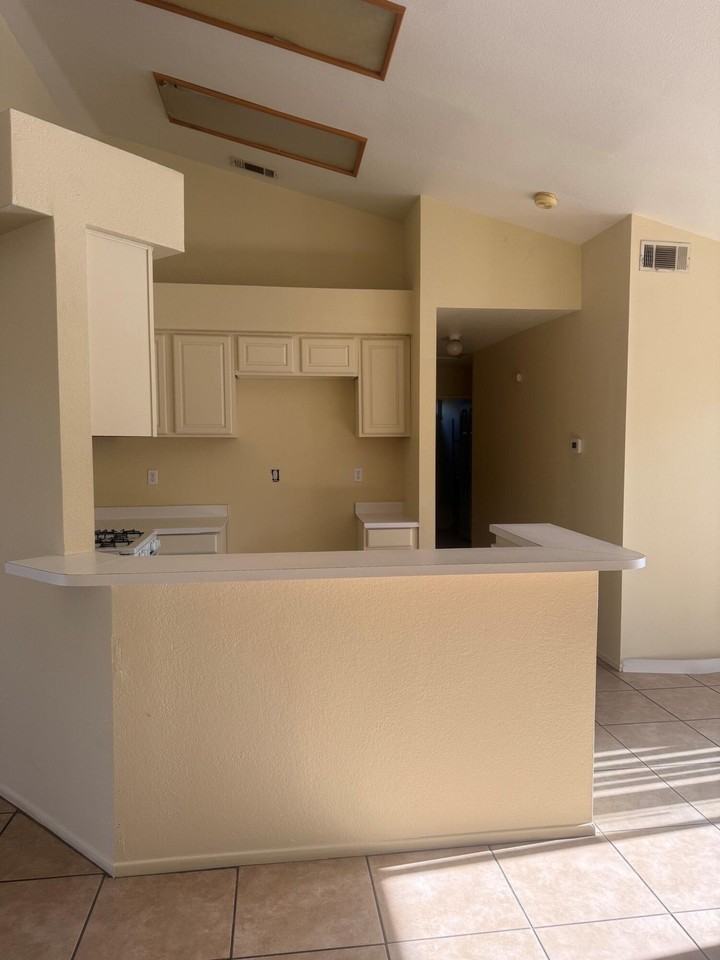 44313 Larrea St - Photo 2 of 10
