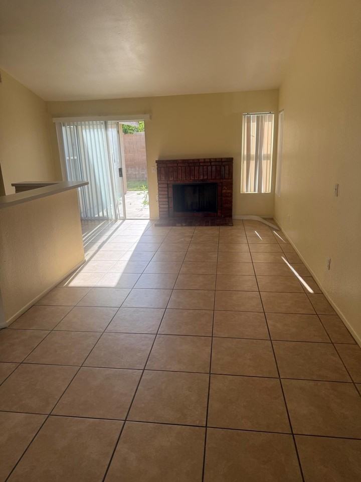 44313 Larrea St - Photo 4 of 10