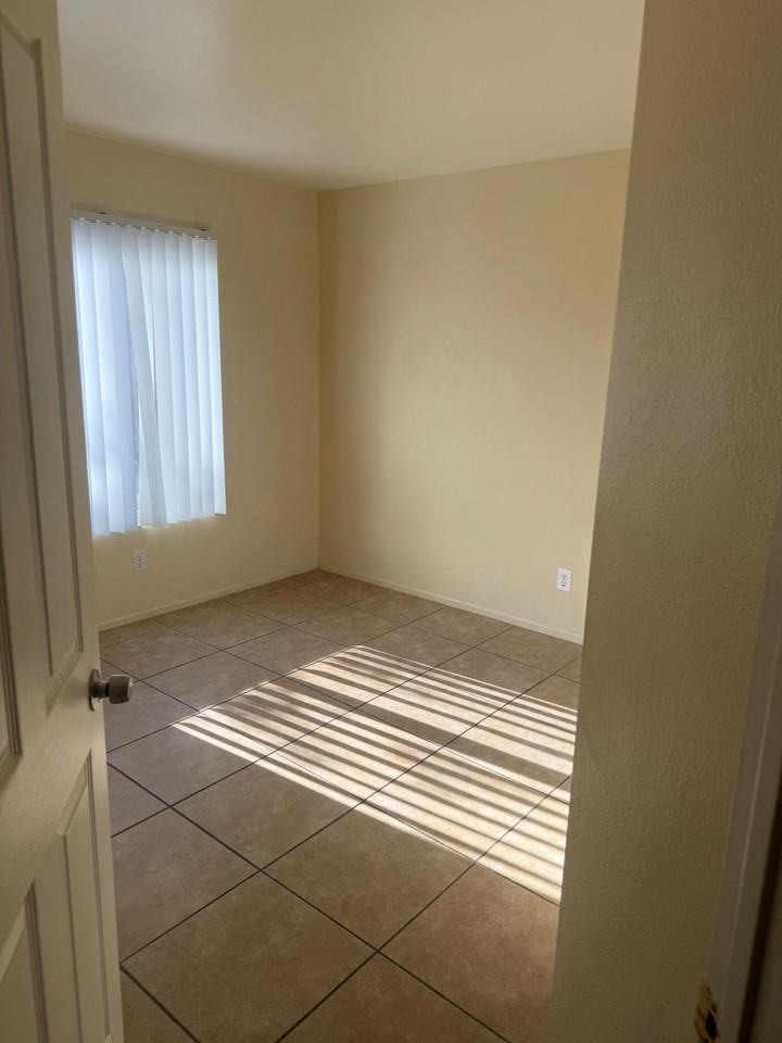 44313 Larrea St - Photo 5 of 10