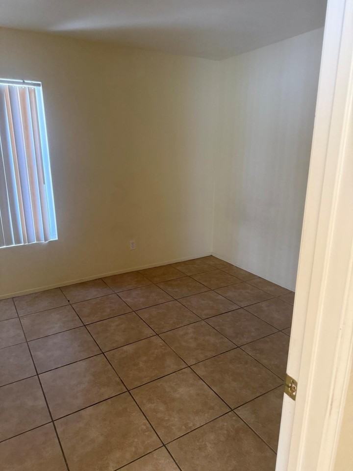 44313 Larrea St - Photo 6 of 10