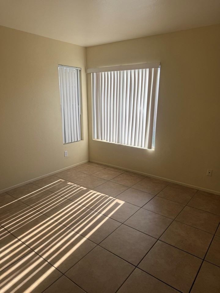44313 Larrea St - Photo 7 of 10